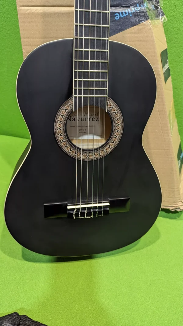 Navarrez NV16PK guitarra clásica negro - Imagen 4
