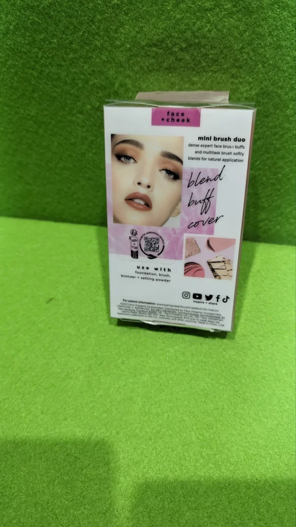 Real Techniques Mini cepillo de base y blush - Imagen 6