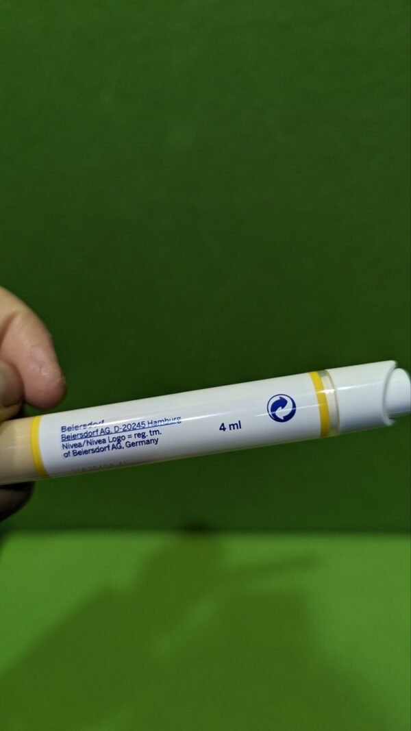 Nivea Q10 Power 3 en 1 Eye Care Cushion 01 - Imagen 3