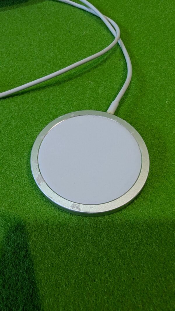 Apple Cargador MagSafe inalambrico para iPhone 12 - Imagen 7